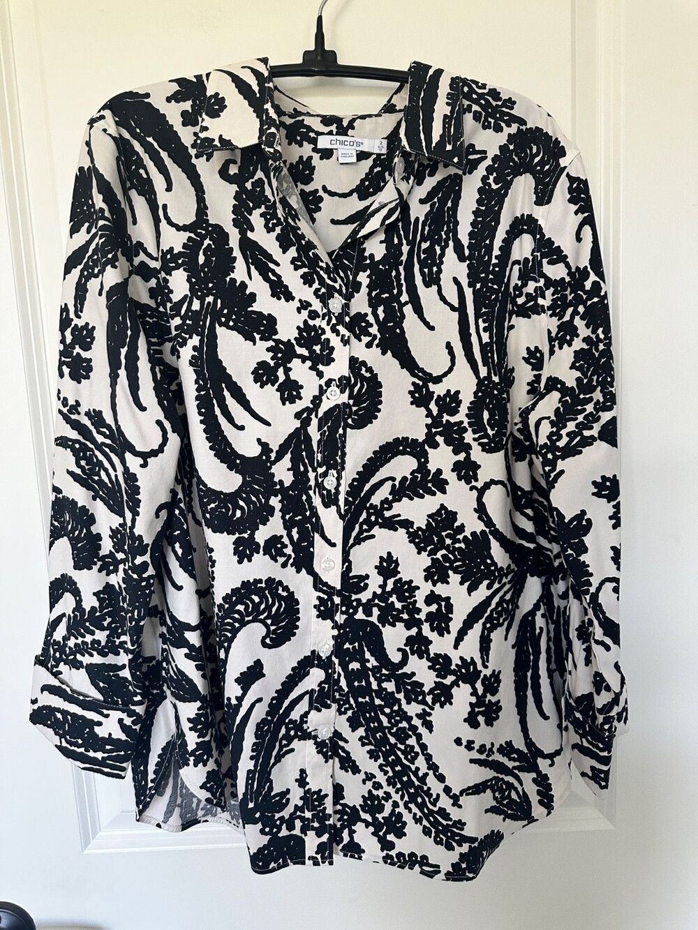 Chico's No-Iron Button-Down Shirt Black Creme Floral Chico’s 2 (Large / US 12)